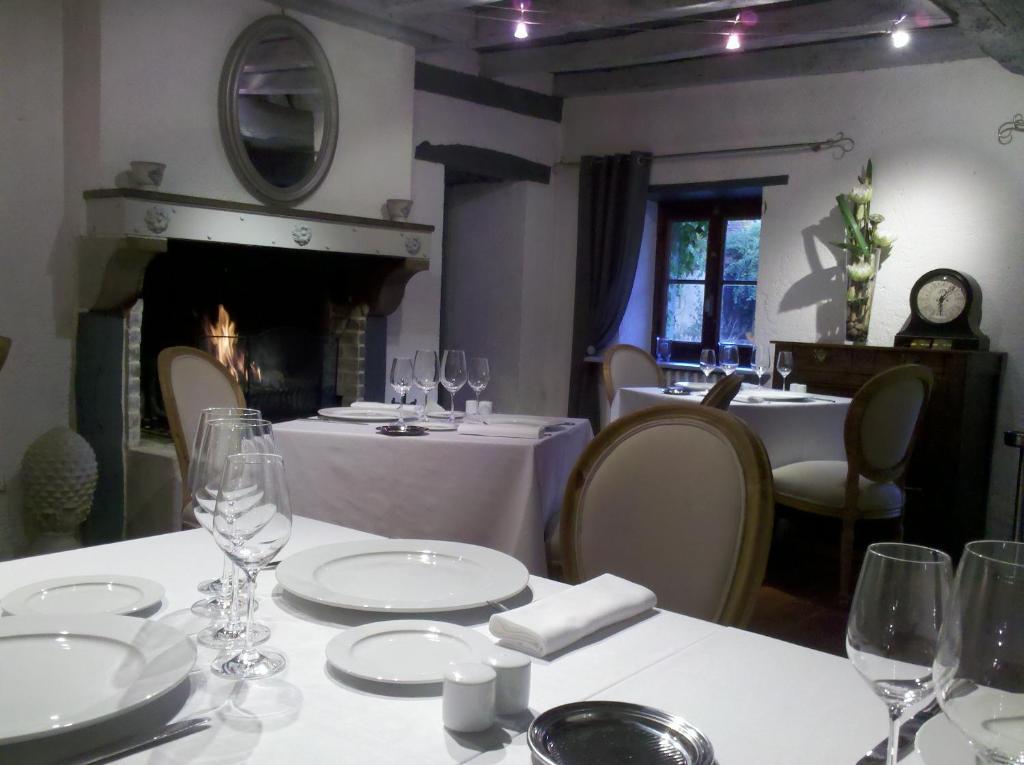 Hotel & Restaurant Le Moulin De Chameron, The Originals Relais Bannegon Екстериор снимка