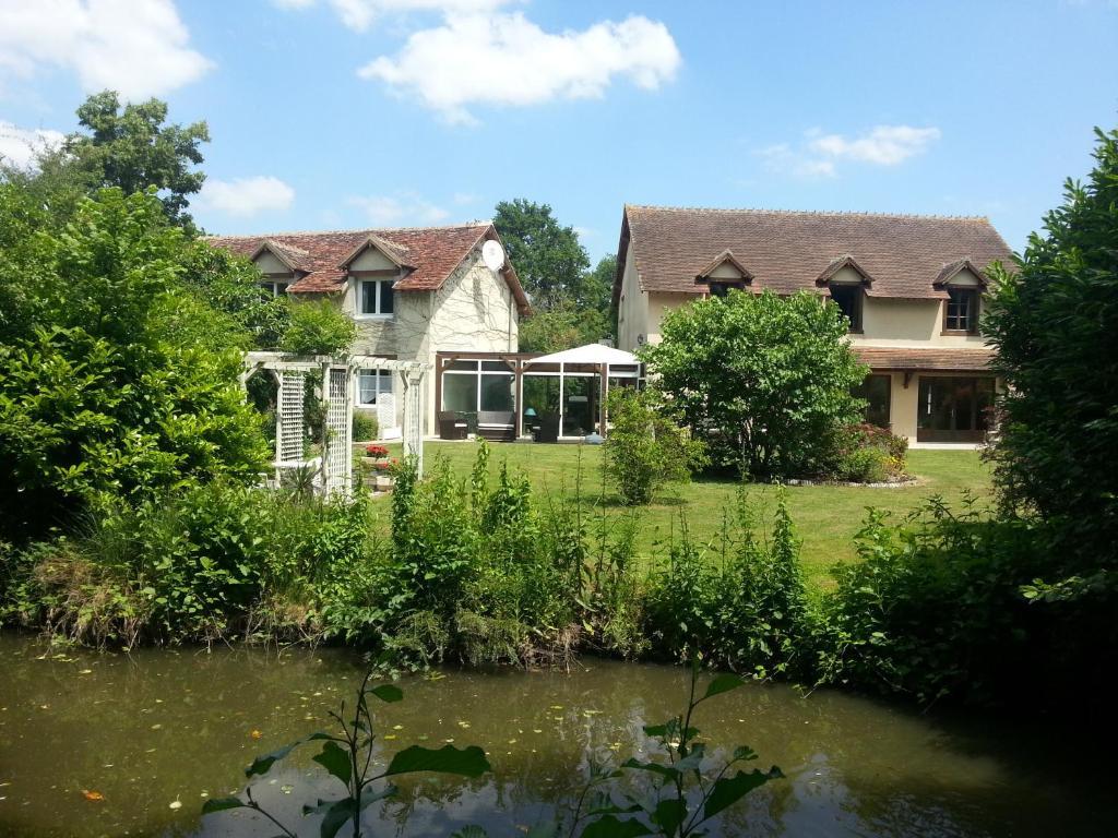 Hotel & Restaurant Le Moulin De Chameron, The Originals Relais Bannegon Екстериор снимка